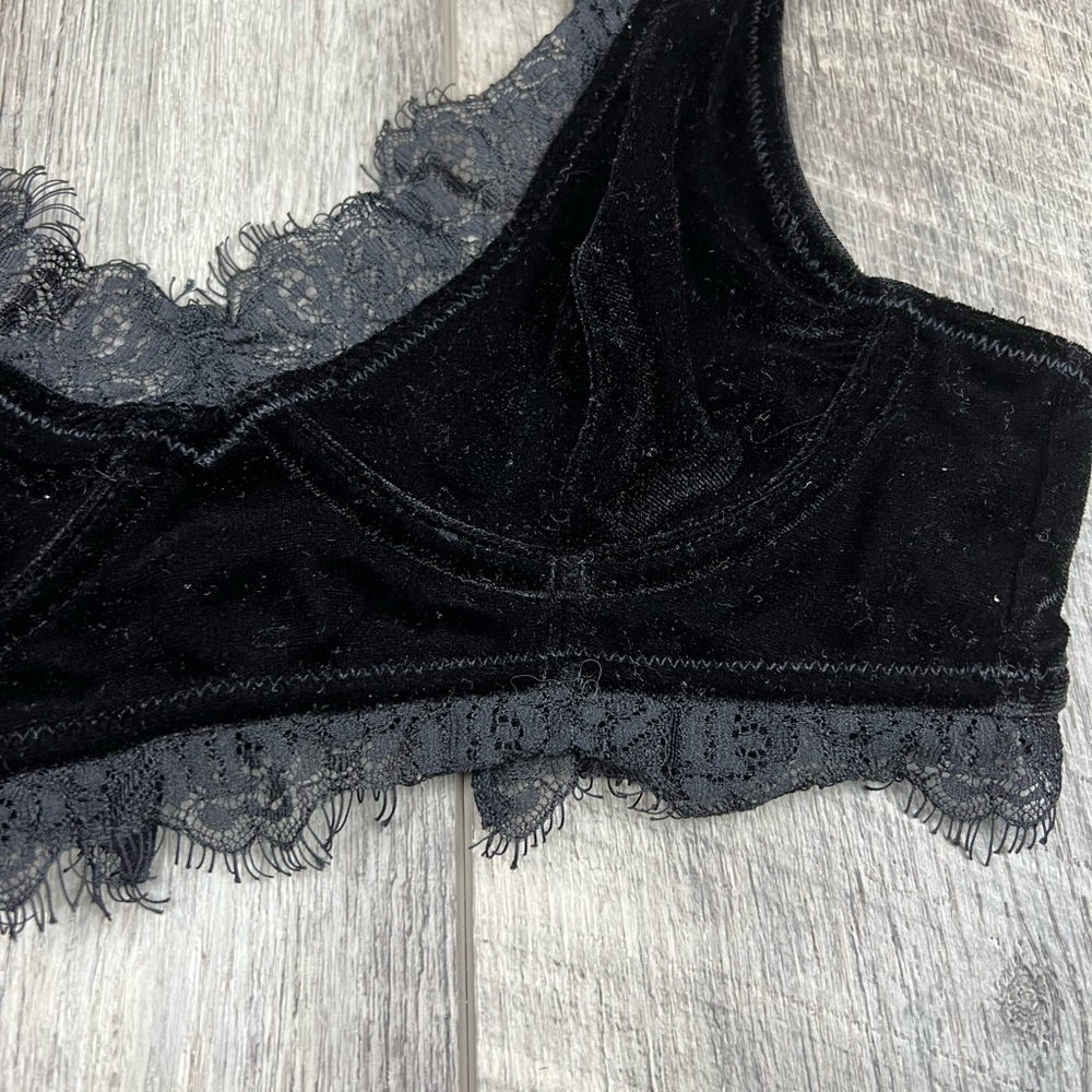 32A Free People‎ Black Velvet Bralette - Picture 8 of 12